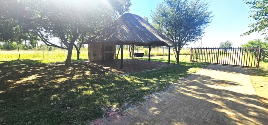 To Let 2 Bedroom Property for Rent in Modderfontein AH North West
